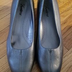 Trotters Doris Metallic Pewter Low Heels Womens Size 8W Silver Slip On

