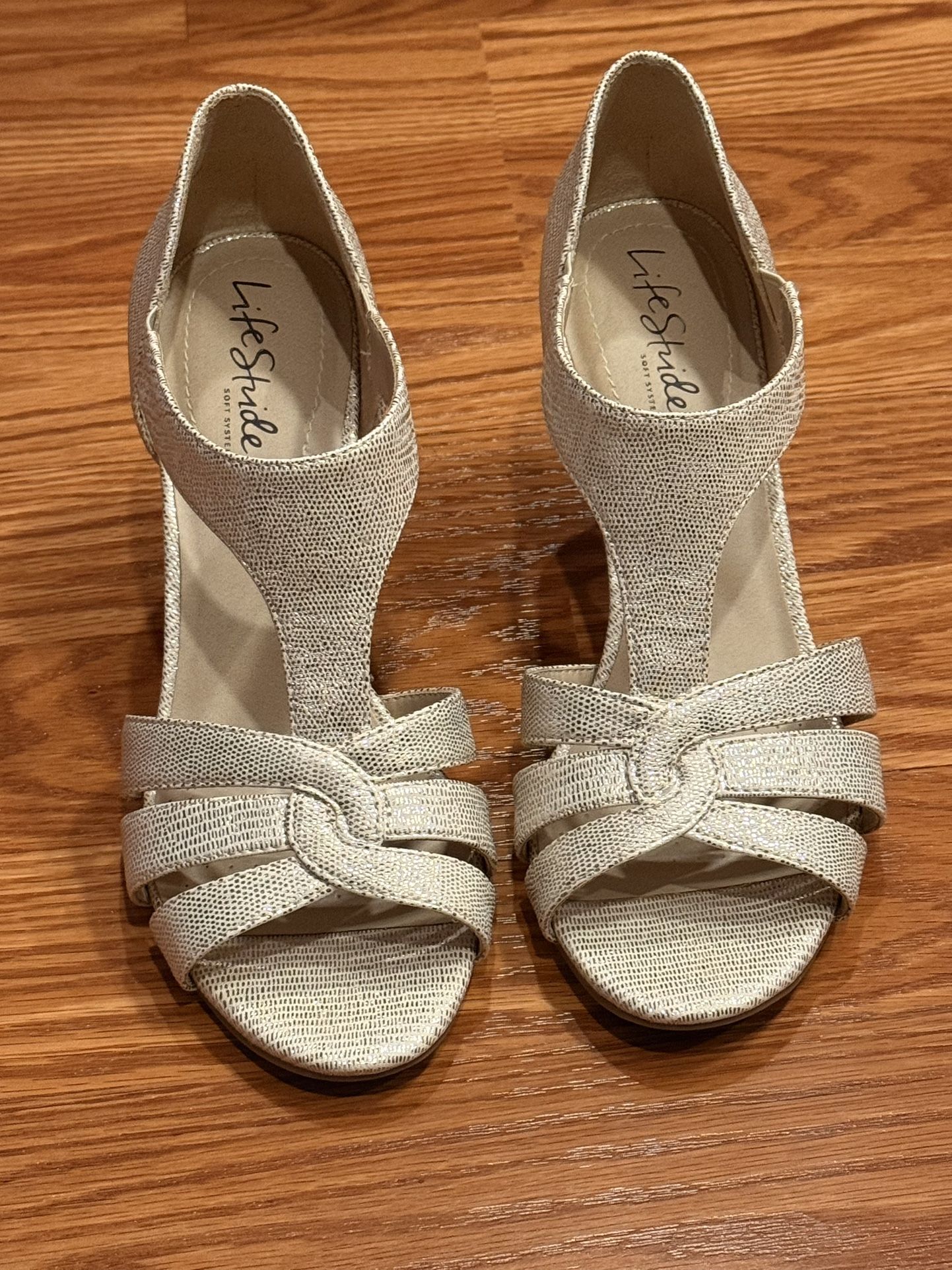 7.5 Wide Shiny Heels