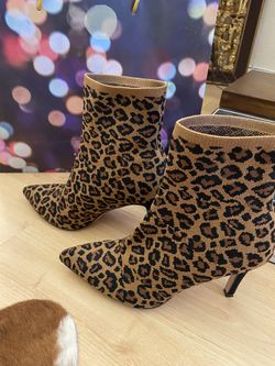 Leopard Mckinley Sock Bootie Size 7.5