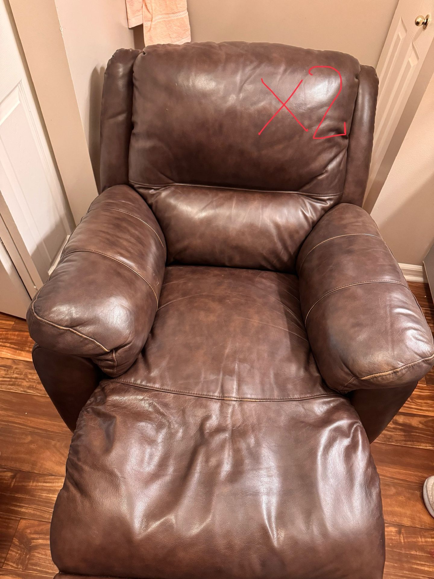 2ea Lane brand swivel recliner chaise lounge