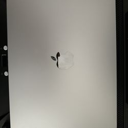 MacBook Air M3 (2024)