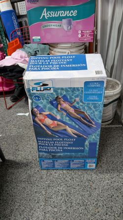 Fluid aquatics dipping pool float. Pool lounge.  New in box