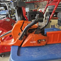 ECHO CS-590 Timber Wolf Chainsaw - Excellent, Low-Use Condition