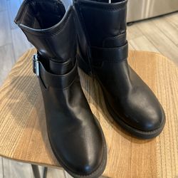 Women’s Boots Size 8 1/2