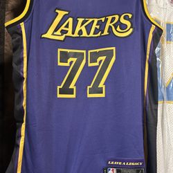 Doncic Laker Jersey Many Sizes 