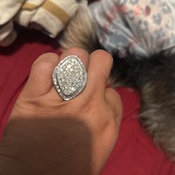 Women’s Huge 10k Diamond Ring 