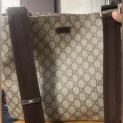 Authentic Gucci Messenger Crossbody Bag 