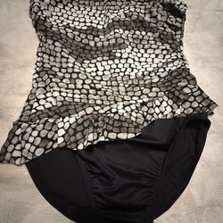 Magic suit | Size 14 | Strapless One Piece Bathing Suit | Animal Print On Top And Black On The Bottom 