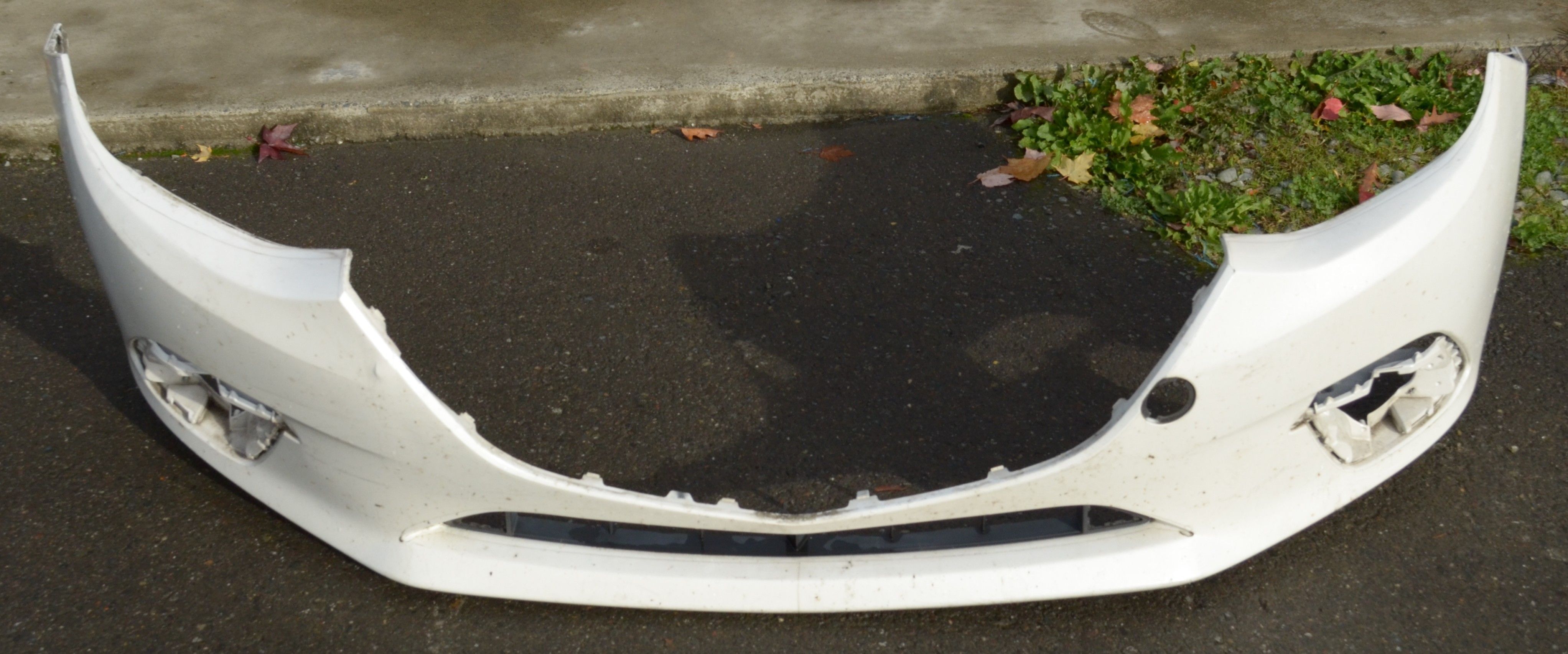 USED REF#U0384 || 2017-2018 MAZDA 3 || FRONT BUMPER COVER ONLY