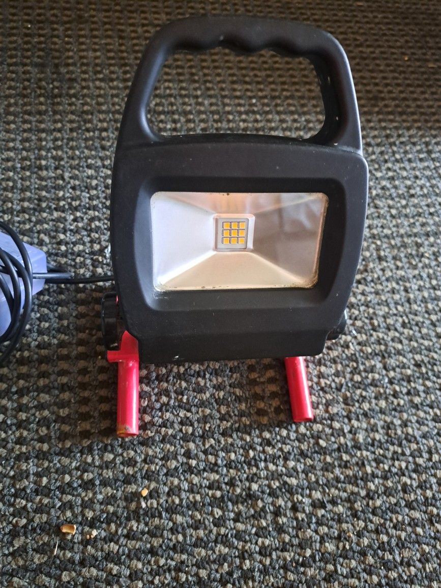 SMALL WORK LIGHT RECHARGEABLE