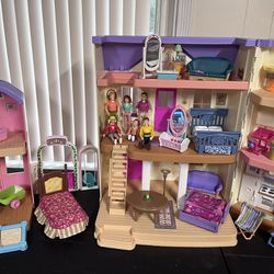 Fisher Price Doll House With Accessories 