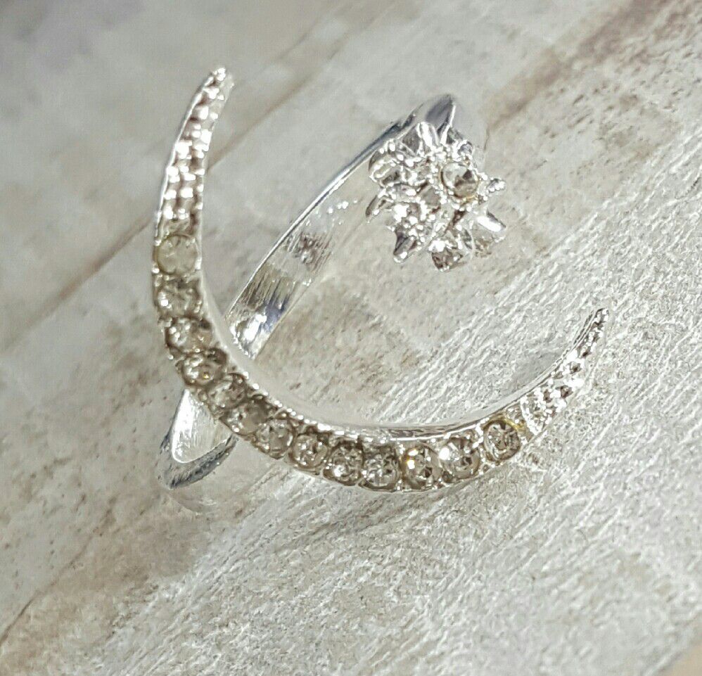 (Local) Moon and Star Ring
