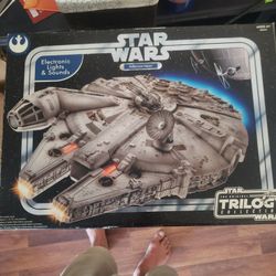 Star Wars Millennium Falcon Trilogy Collection 