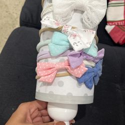 INCUDLED HEADBANDS HOLDER