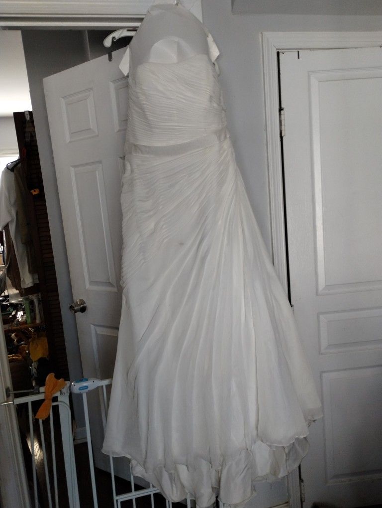 16w Wedding Dress