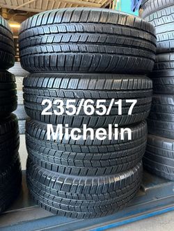 235/65/17 (4) Michelin Defender LTX M/S
