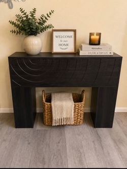 Modern Farmhouse Entryway Console Table – Brand New