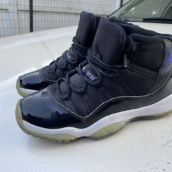 Jordan Retro 11s 