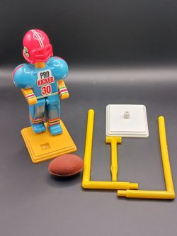 Vintage Retro House of Lloyd PRO KICKER Tabletop Football Game New in Box