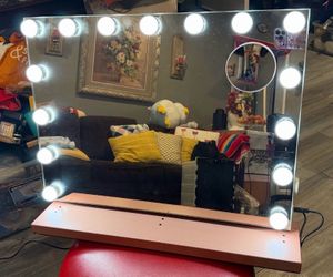 Vanity mirror