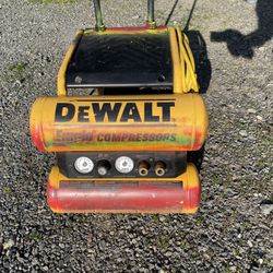 Dewalt Emglo 4 Gal HD Wheelbarrow Compressor