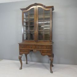 Victorian kneehole bookcase with drawers