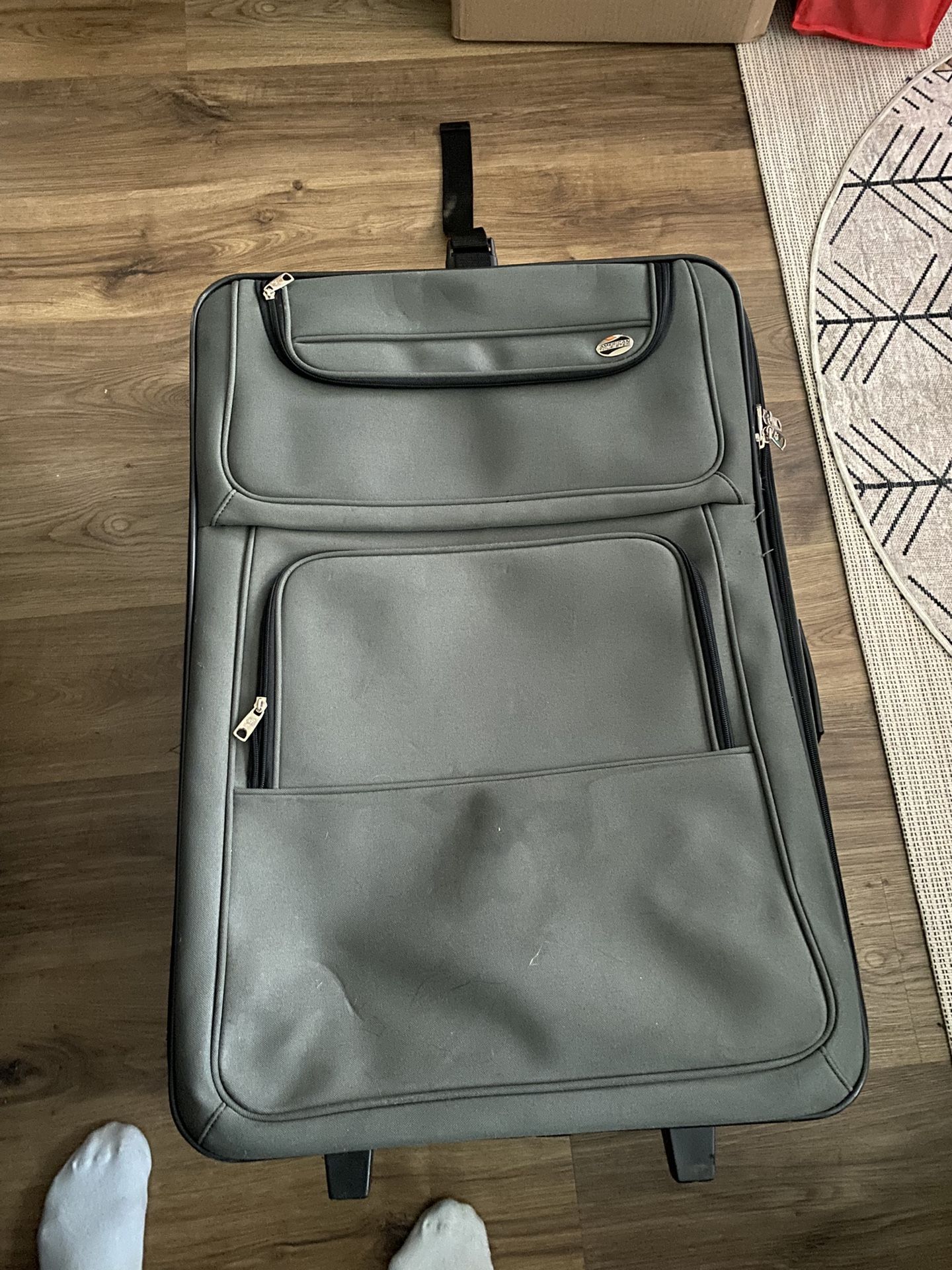 American Tourister Suitcase With Cosmetic Bag 