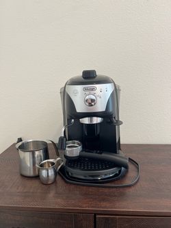 De'Longhi 15-Bar Pump Espresso & Cappuccino Maker (EC220/EC221)