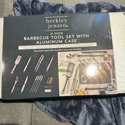 Brand New BBQ Set 