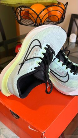 Nike 8