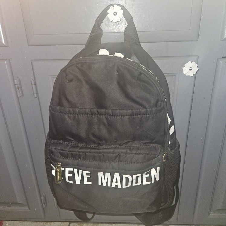 CUTE STEVE MADDEN BACKPACK