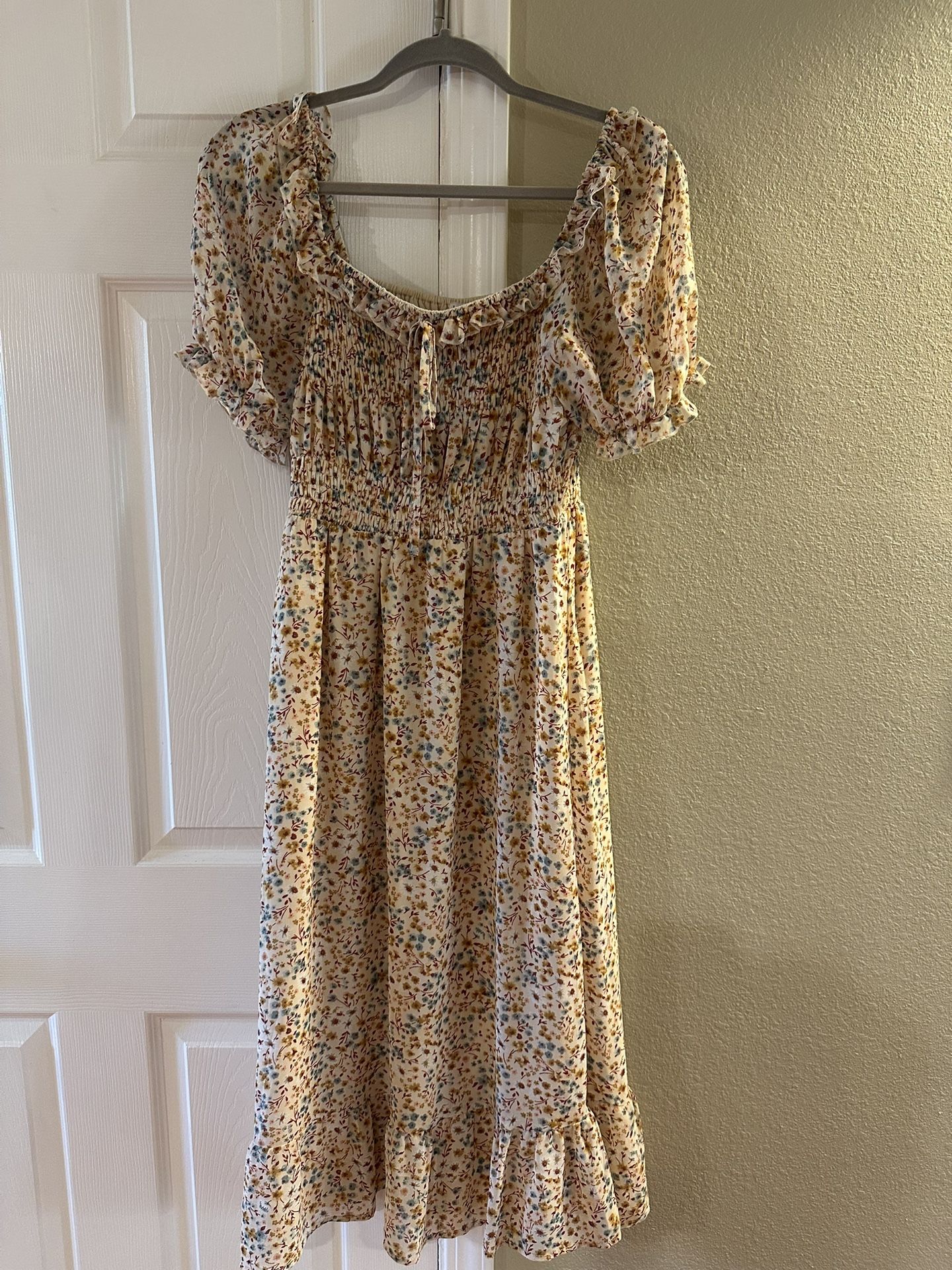Mimi Chica Floral Ruffle Dress Size Medium