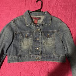Women’s Cropped Denim Jacket