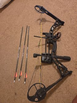 Diamond Archery Left Handed Compound Bow with Three Arrows