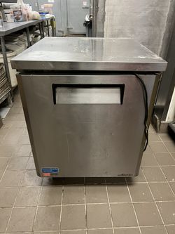 Turbo air Freezer ( Does Not Work )