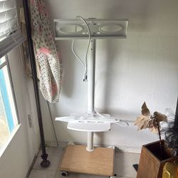 TV stand With Locking Wheels