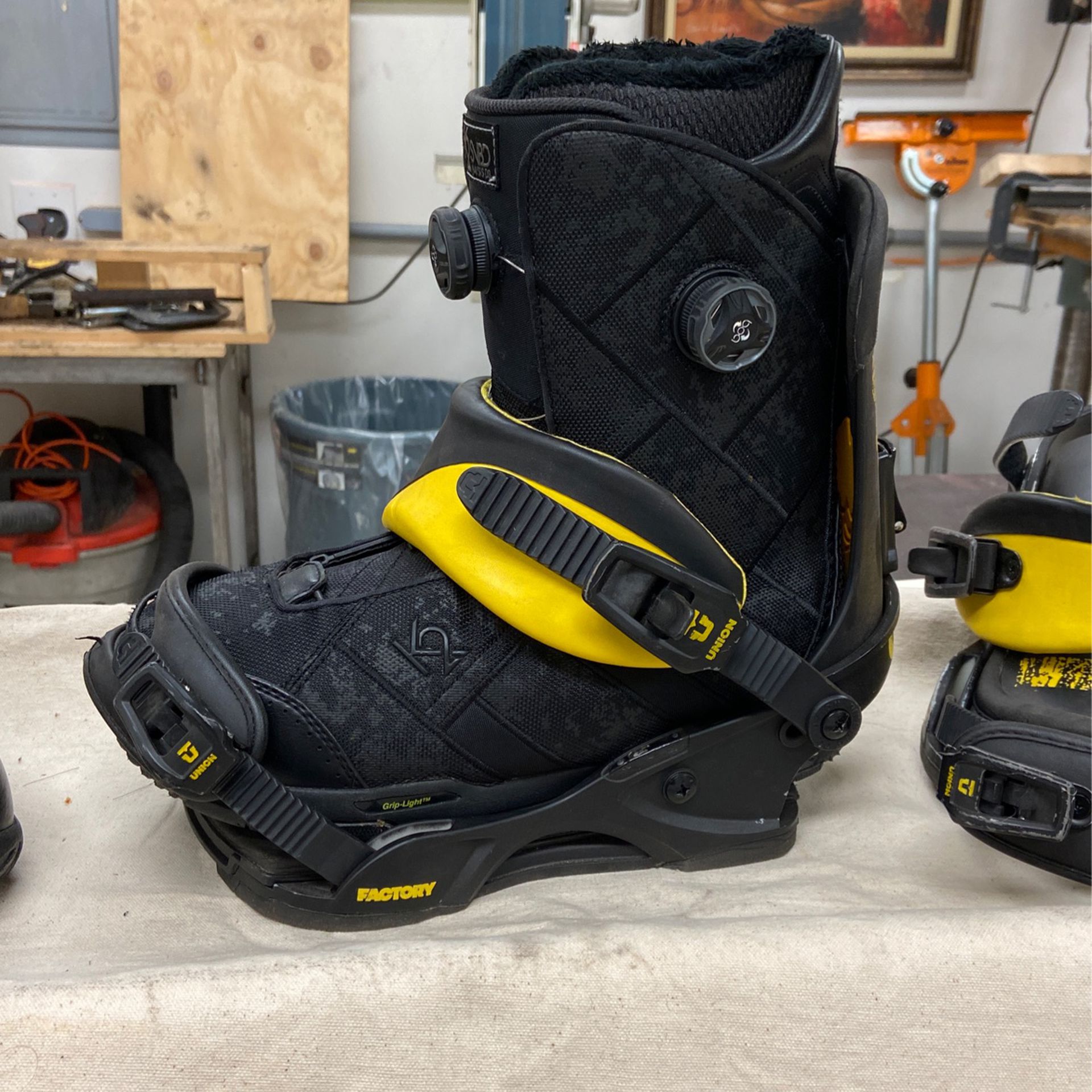 Snowboard Boots And Bindings -K2 Size 11.5 BOA -Union Bindings