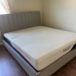 Kingbed Frame + Matress