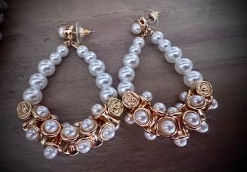 NWT trendy designer earrings