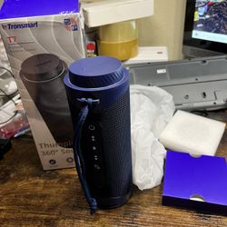 Tronsmart T7 Portable Speaker Bluetooth Audio,360°Surround Sound,IPX7 Waterproof  Note: used but like new, comes with original box