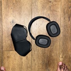 AirPod Maxes