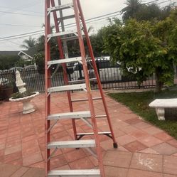 Excellent Condition Different Sizes Fiberglass Ladders 
