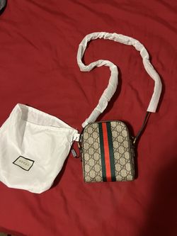 gucci bag..