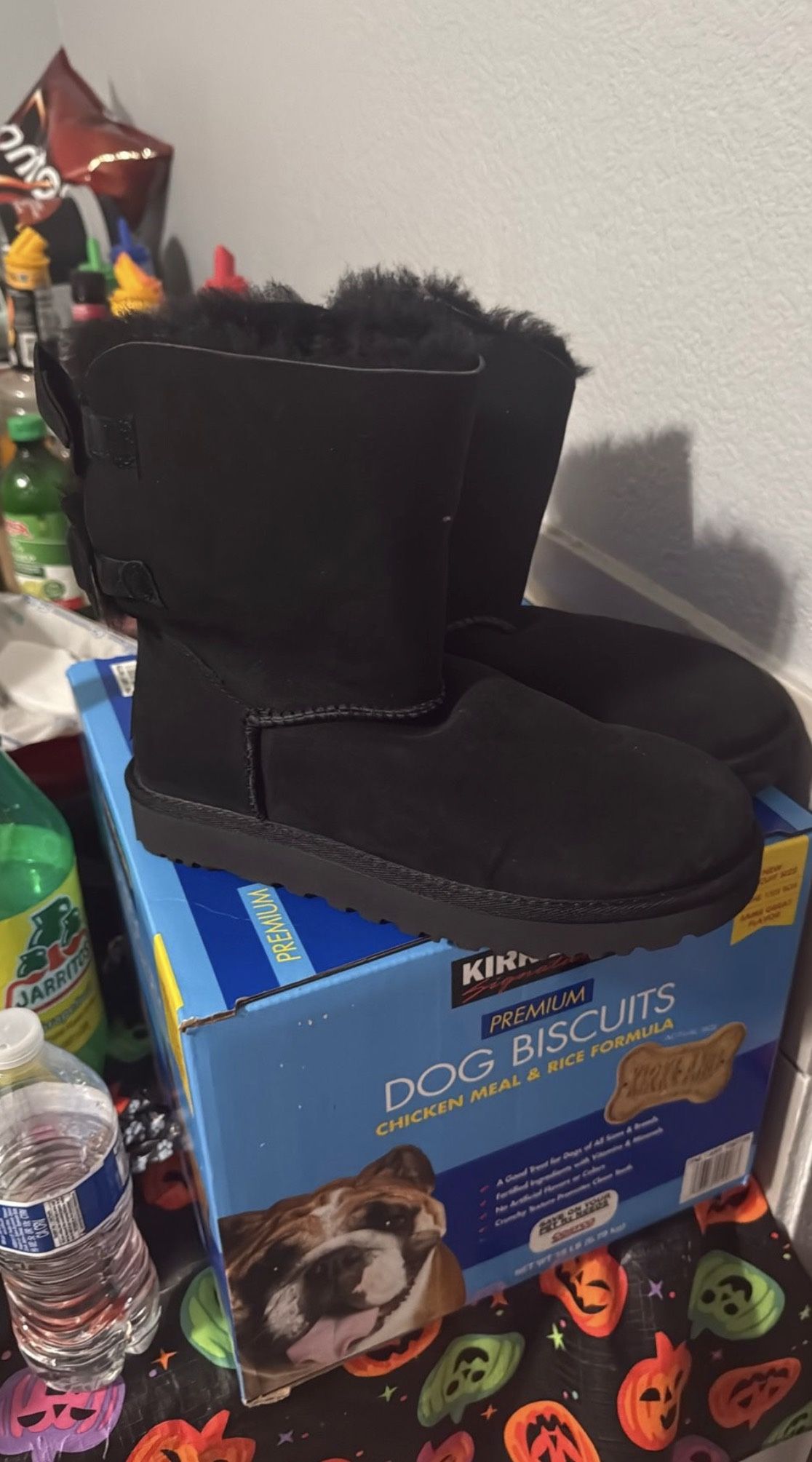 Size 7 Uggs