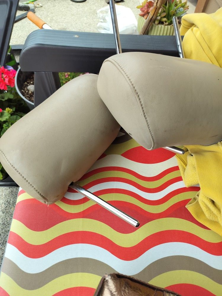 Head Rest LS 400 Lexus 97