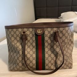 Gucci Bag And Belt I Thinks It’s  37/38 S