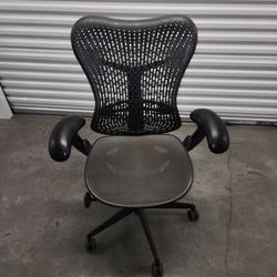 Herman Miller Mirra office/gaming chair