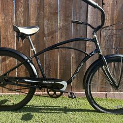 Electra Men’s Beach Cruiser.  Cruiser 1.  Black/White. 26 inch.  Rides smooth