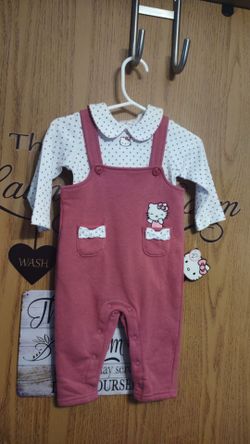 Baby girl outfit size 6 months
