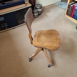 Antique Desk Chair, Pos Late 1800s-early 1900s
